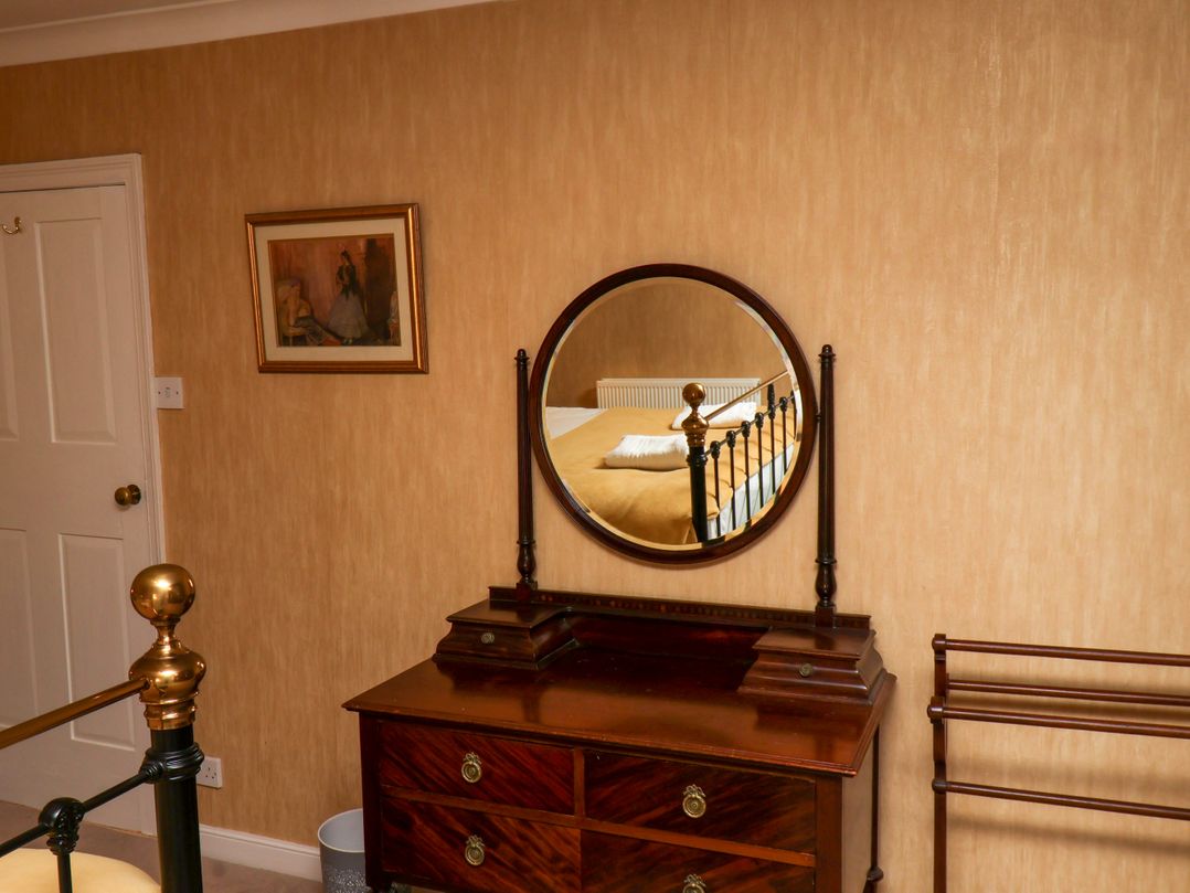 Sixpence Cottage