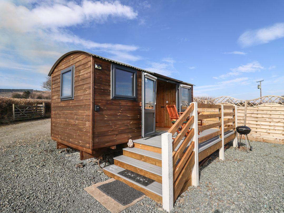 Dog friendly holiday cottage in Rhayader, sleeps 2