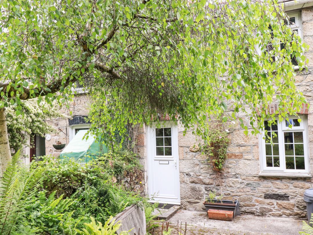 Primrose Cottage in Scorrier, Cornwall | Cottages & Lodges