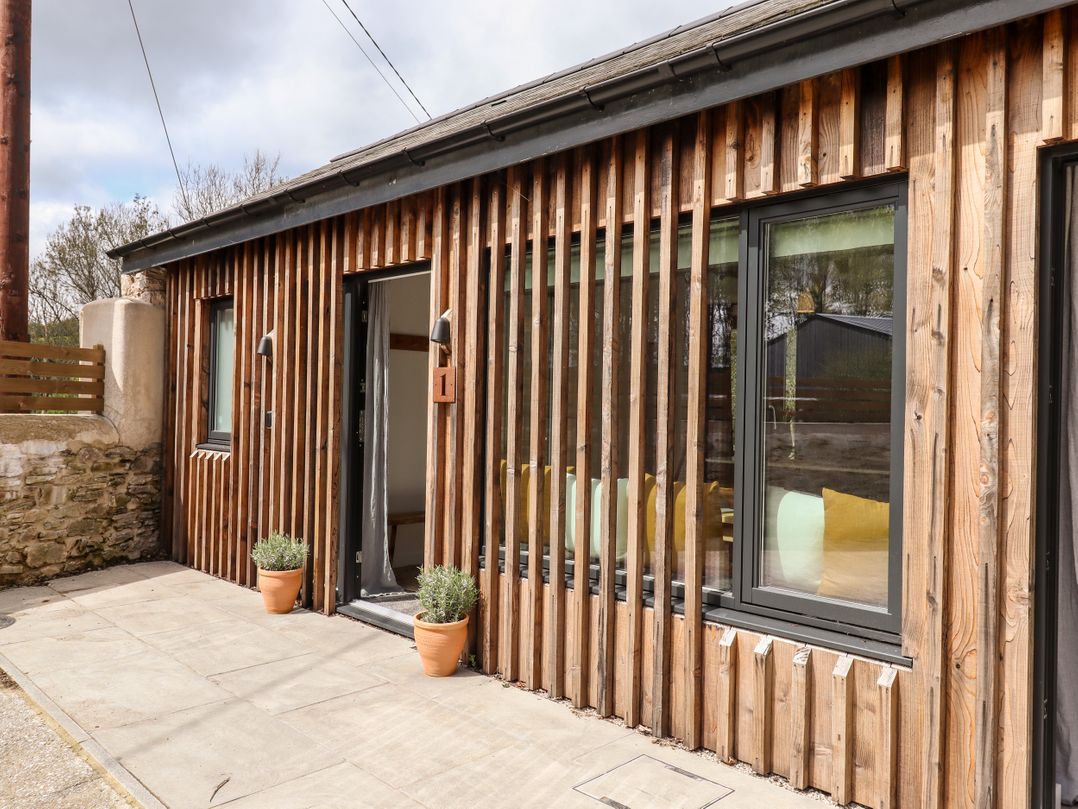 1 Caddaford Barns