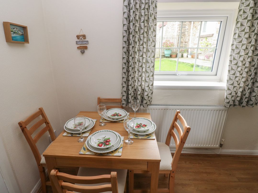 4 Honeyborough Farm Cottages