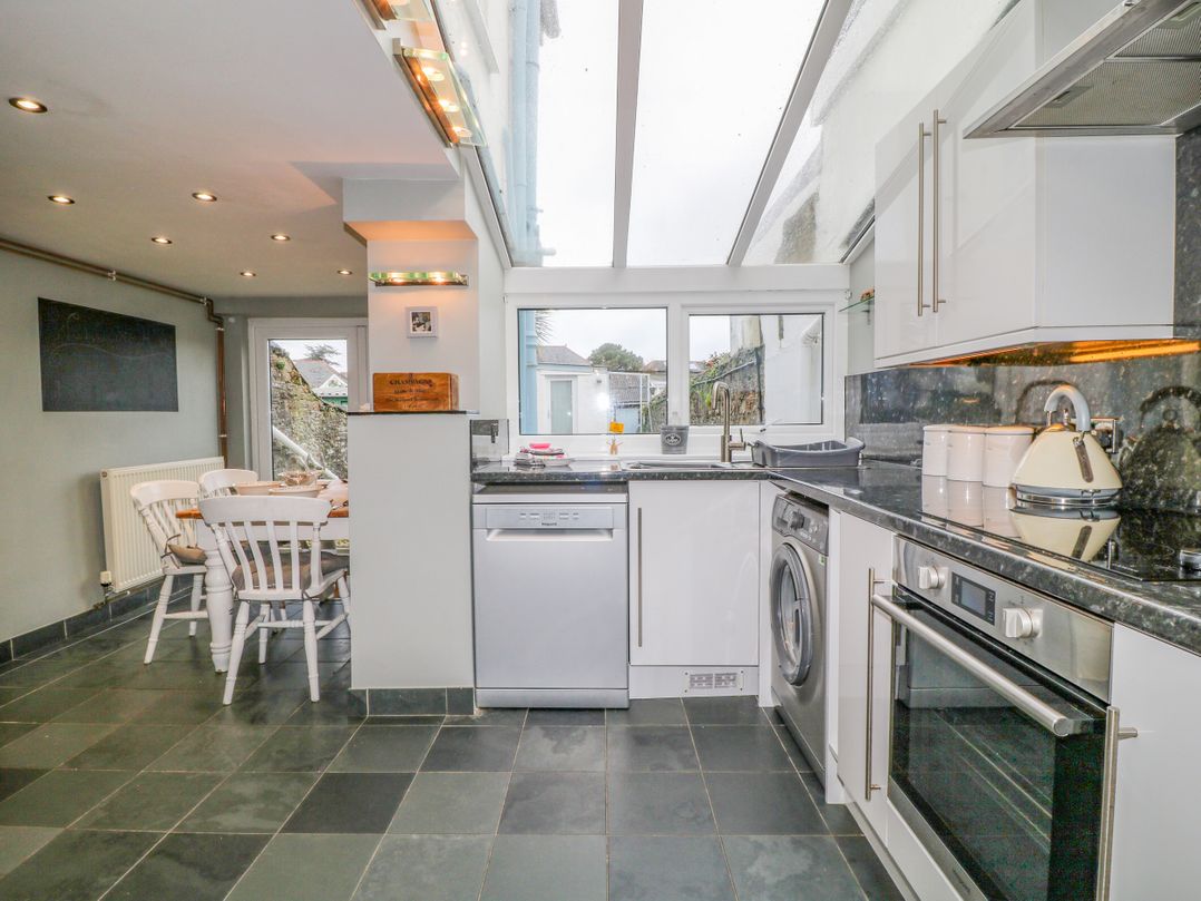 6 Milton Place