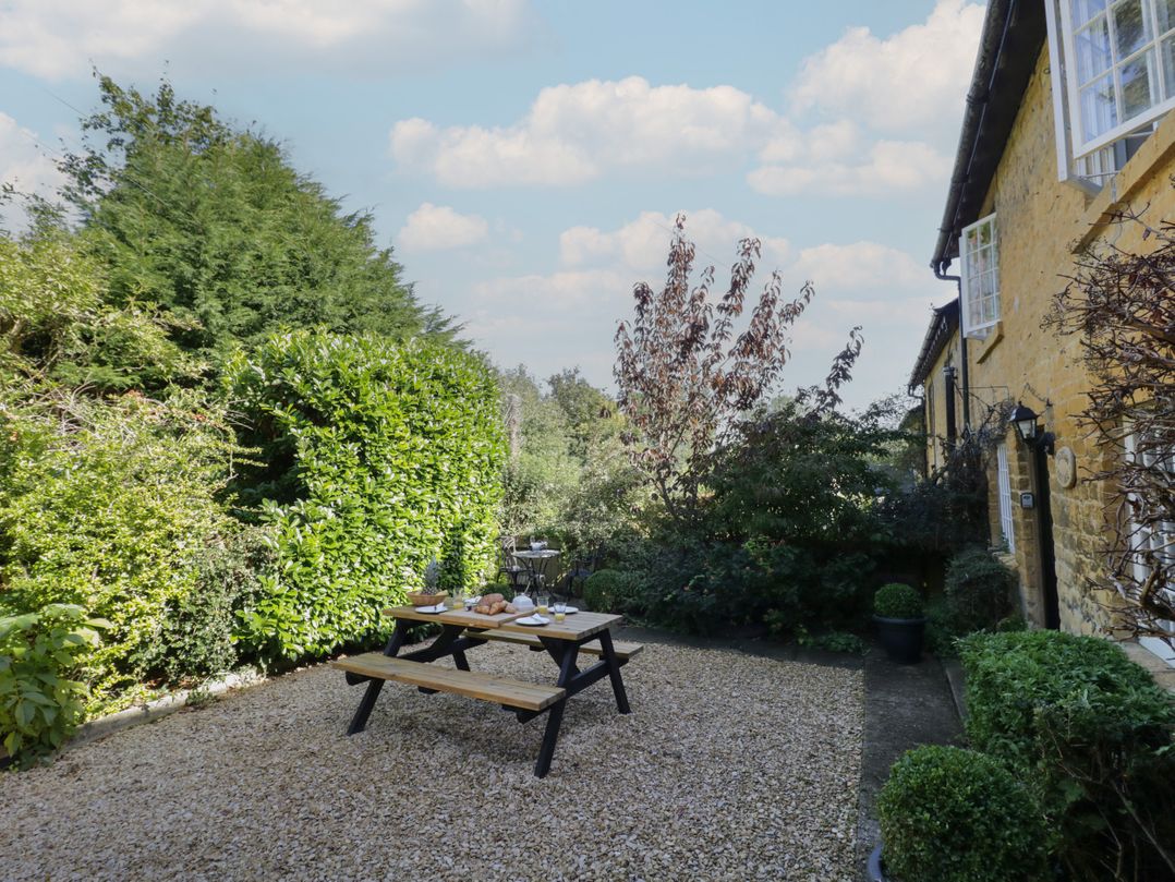 Jackdaw Cottage