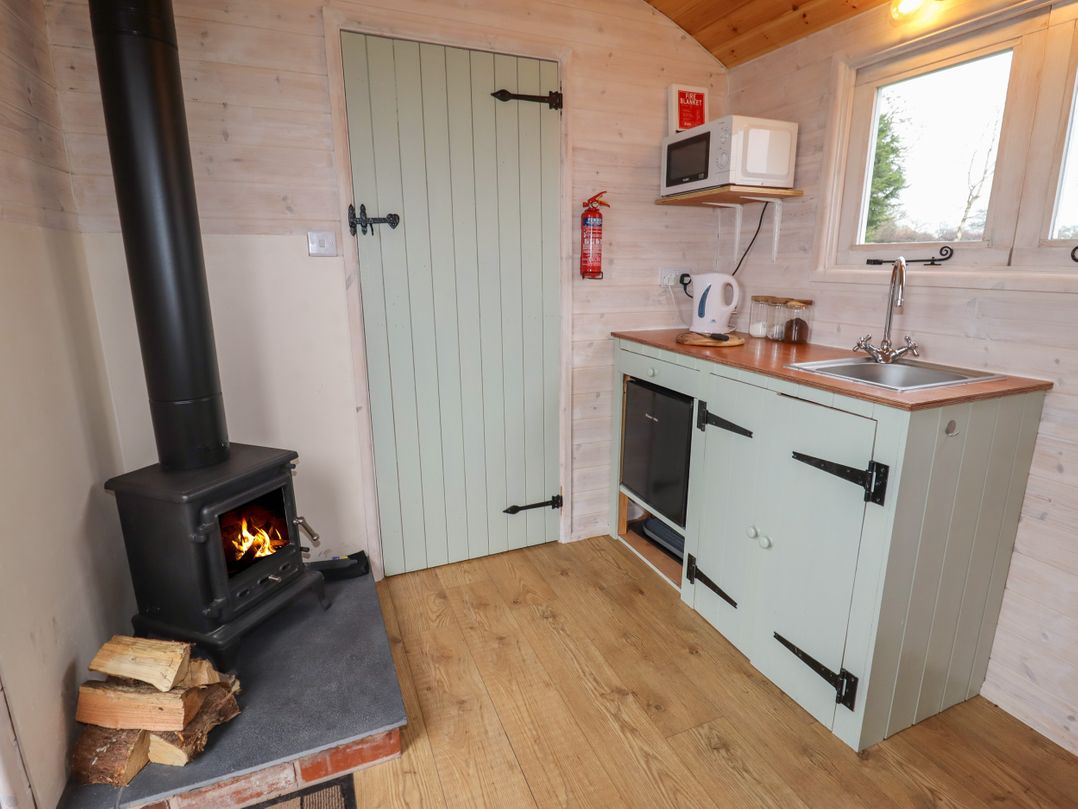 Aston - Shepherd Hut