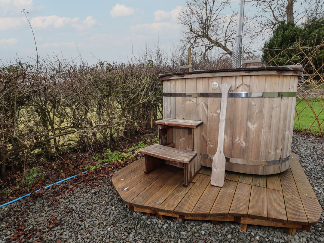 Aston - Shepherd Hut