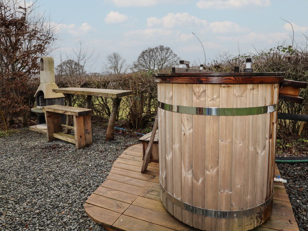 Aston - Shepherd Hut