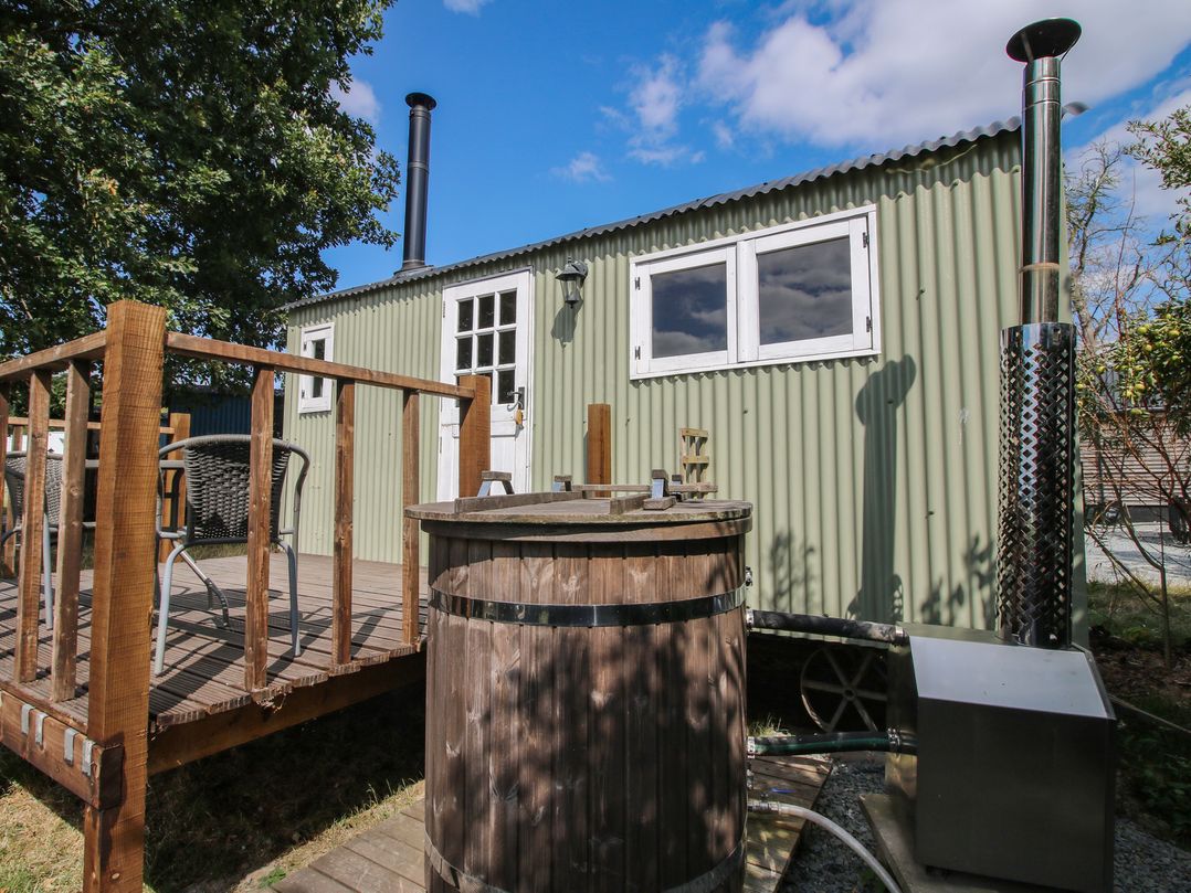Aston - Shepherd Hut