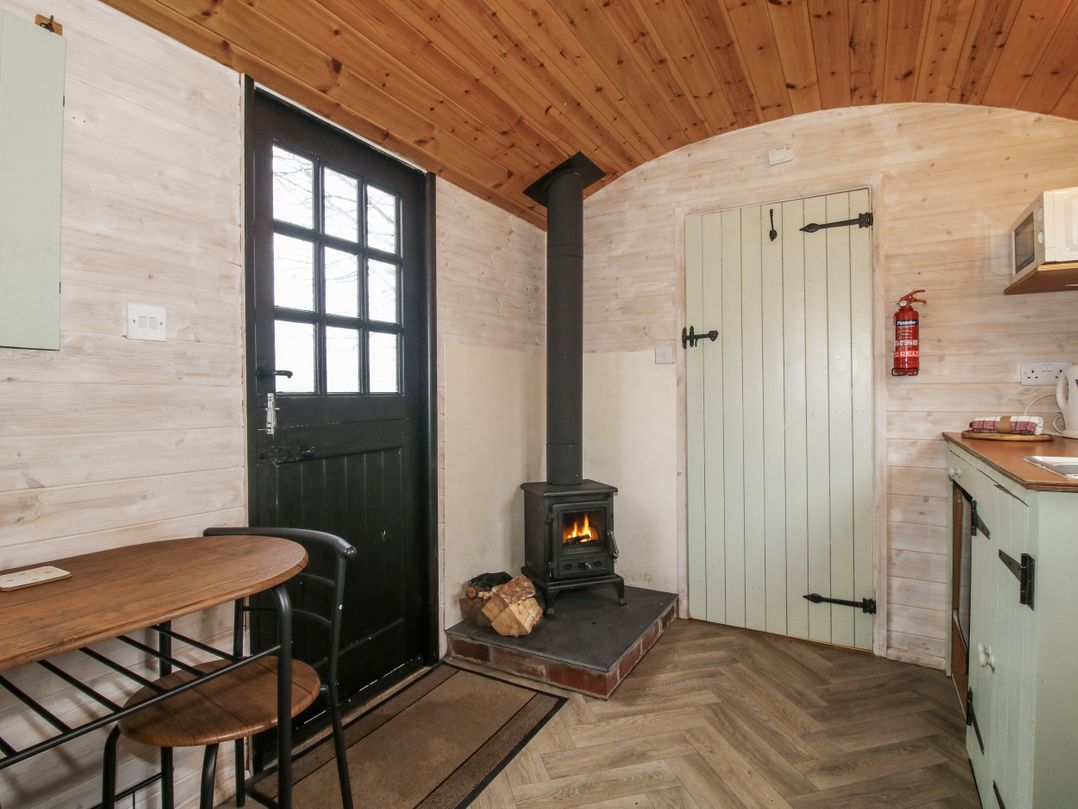 Aston - Shepherd Hut