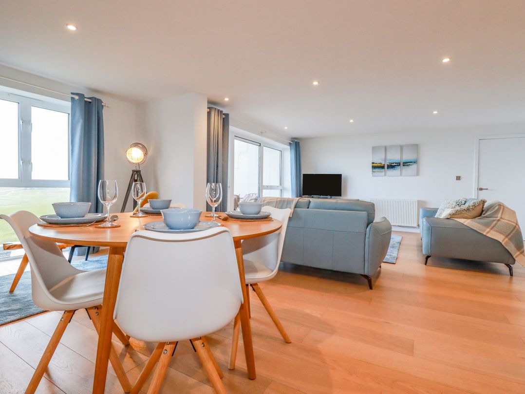 Fistral Retreat