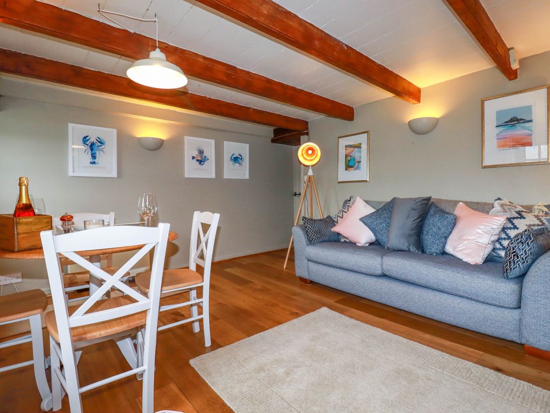 4 Trenhaile Terrace