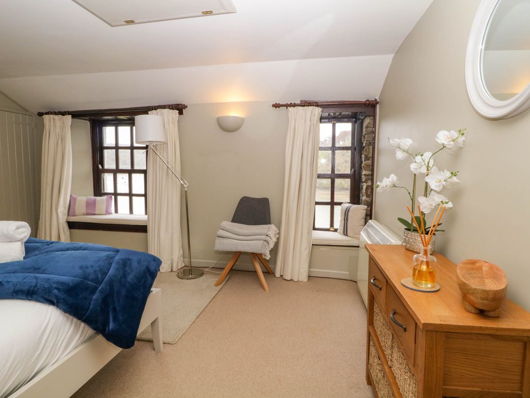 4 Trenhaile Terrace