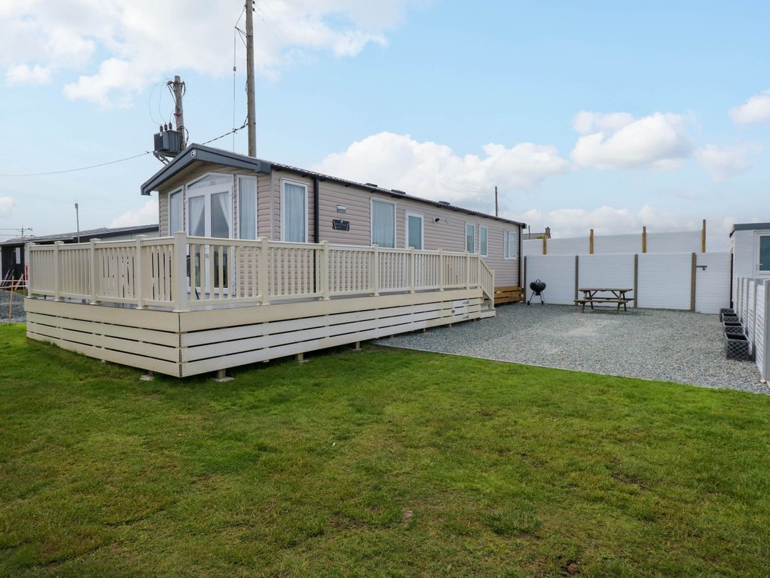 Trewan Lodge, Rhosneigr - Sleeps 4 guests