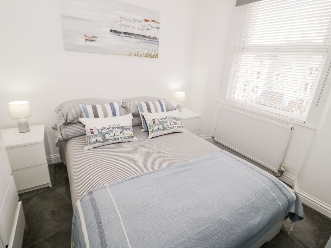 Apartment 6