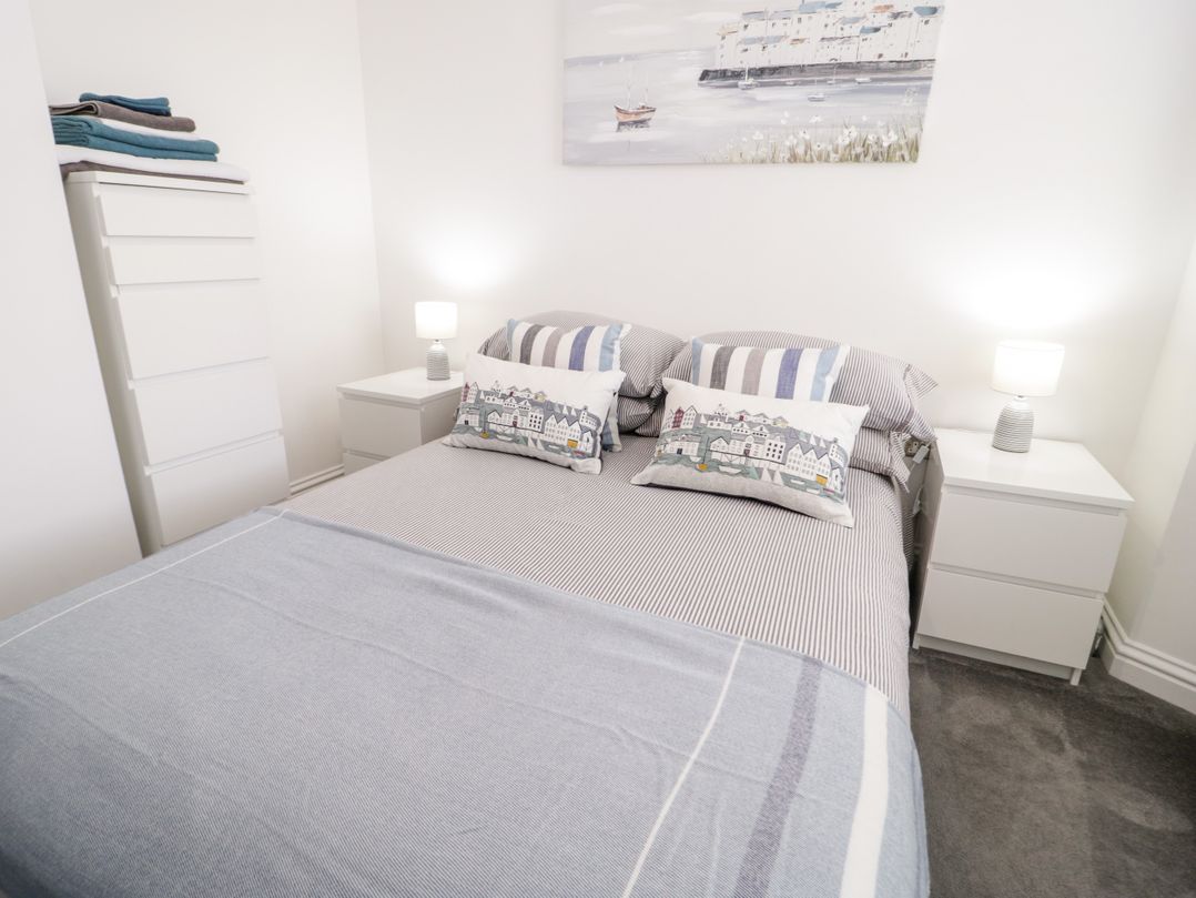 Apartment 6