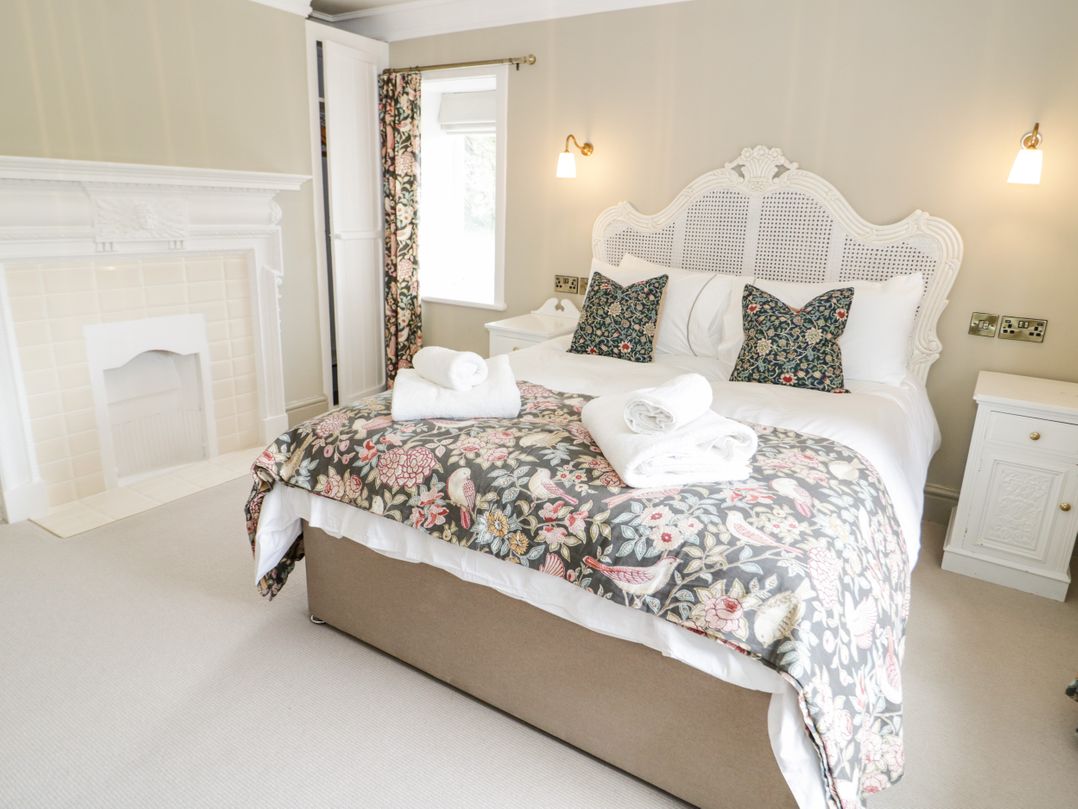 Gwern Borter Manor