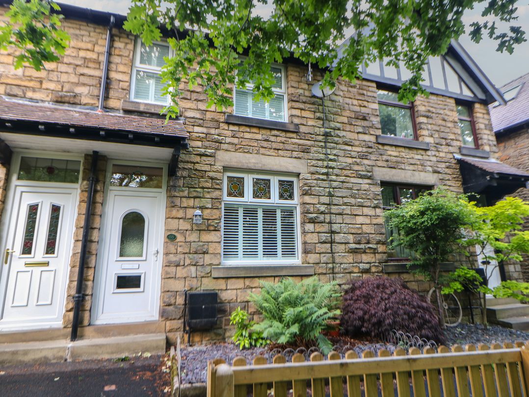 16 Oak Bank