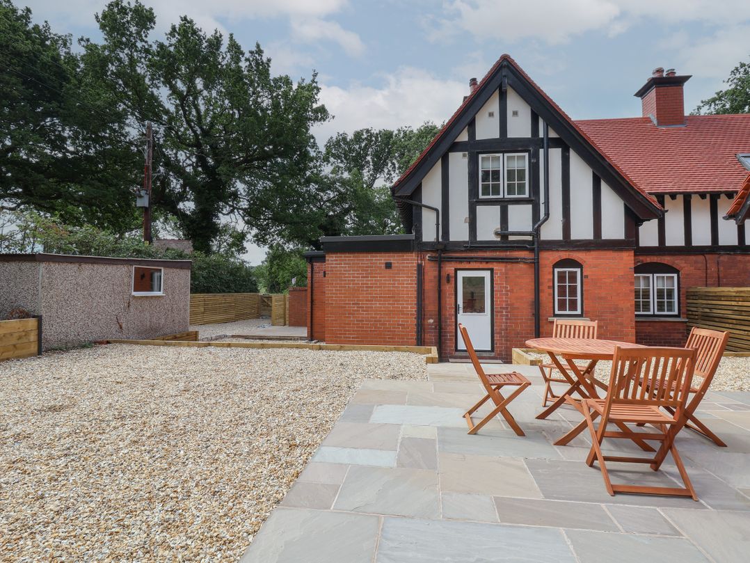 2 Golf Links Cottages
