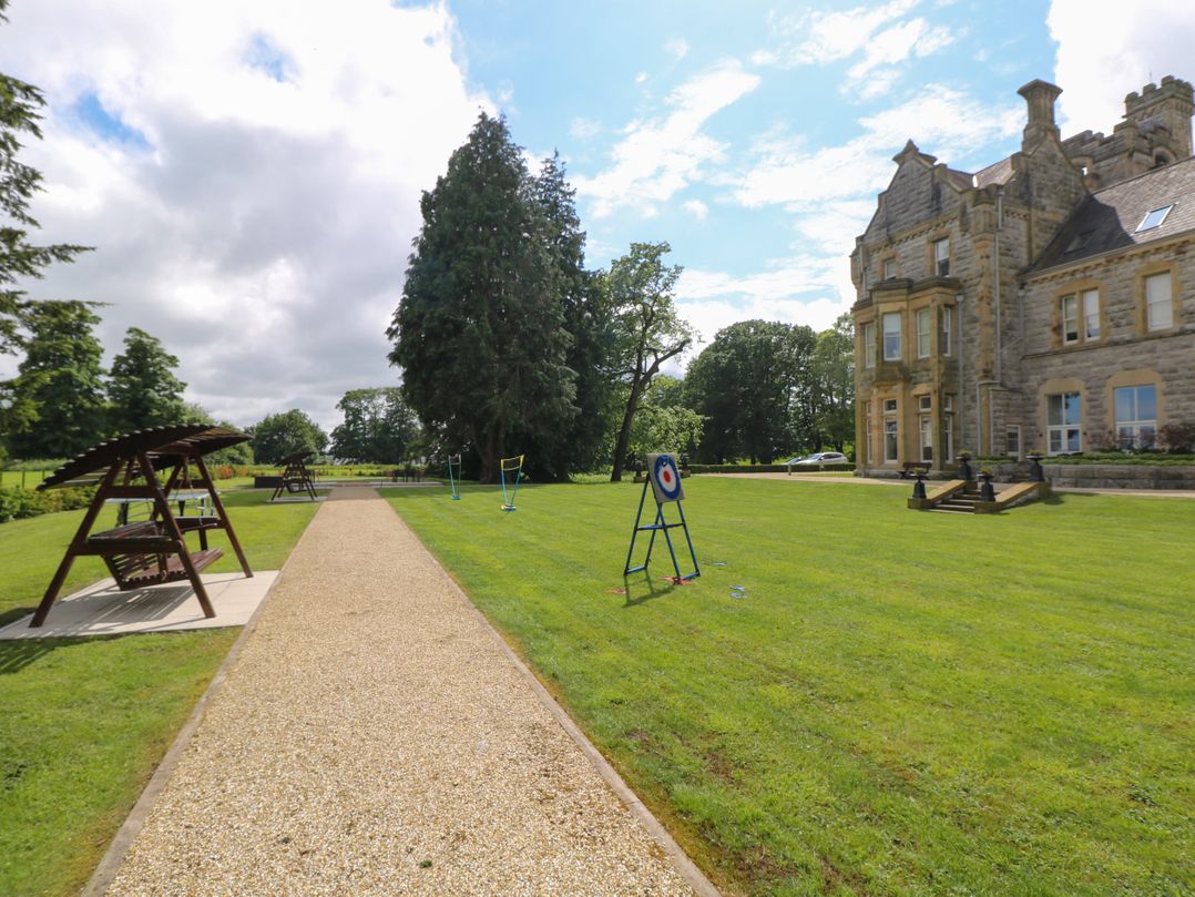 The Arthur Suite Stone Cross Mansion