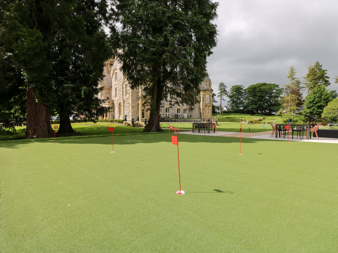 The Arthur Suite Stone Cross Mansion