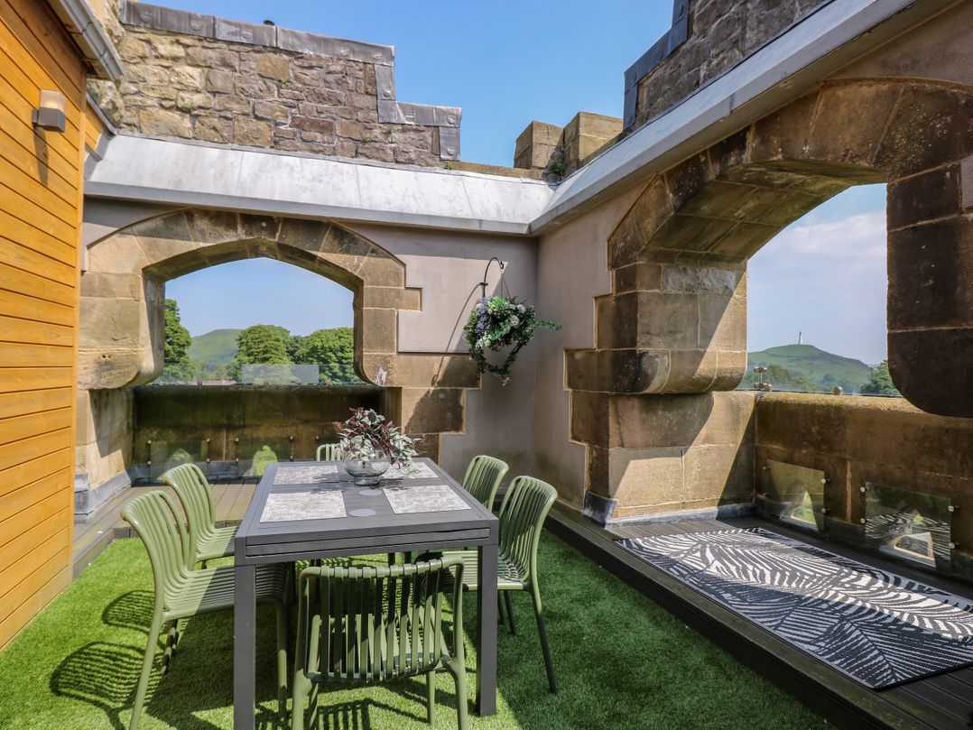 William Tower Suite Stone Cross Mansion