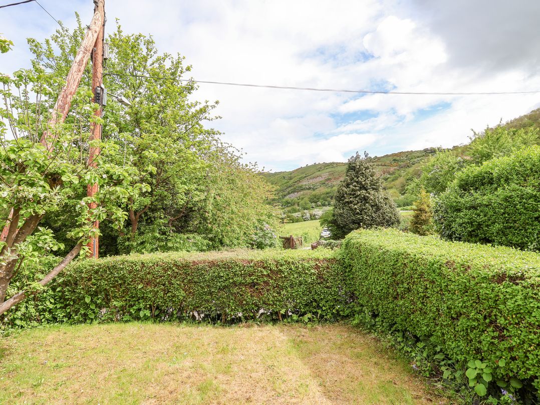 18 Ffordd Tanrallt