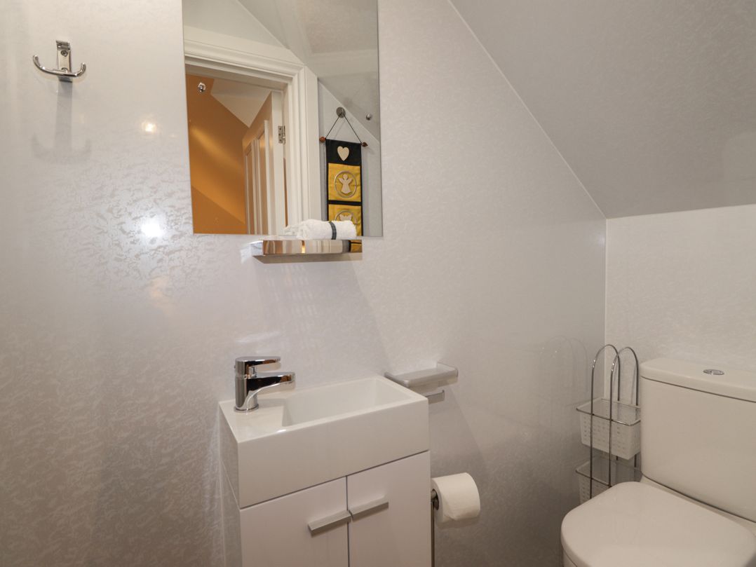 16a Fairfield Road