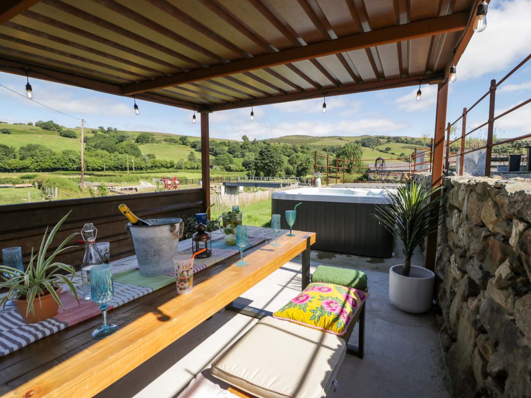 Plas Glan Yr Afon
