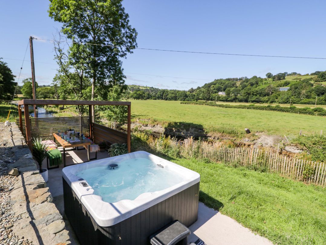 Plas Glan Yr Afon