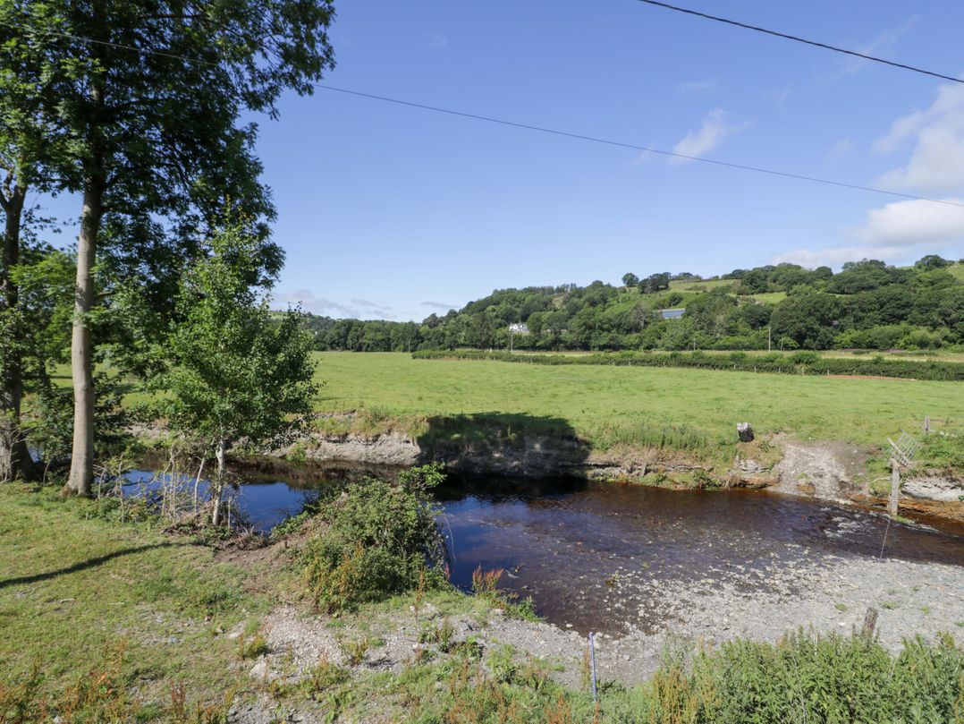Plas Glan Yr Afon