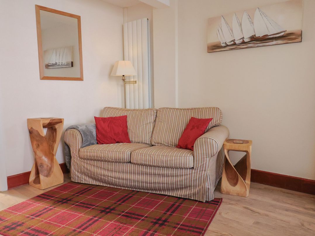 3 Dolphin Cottages