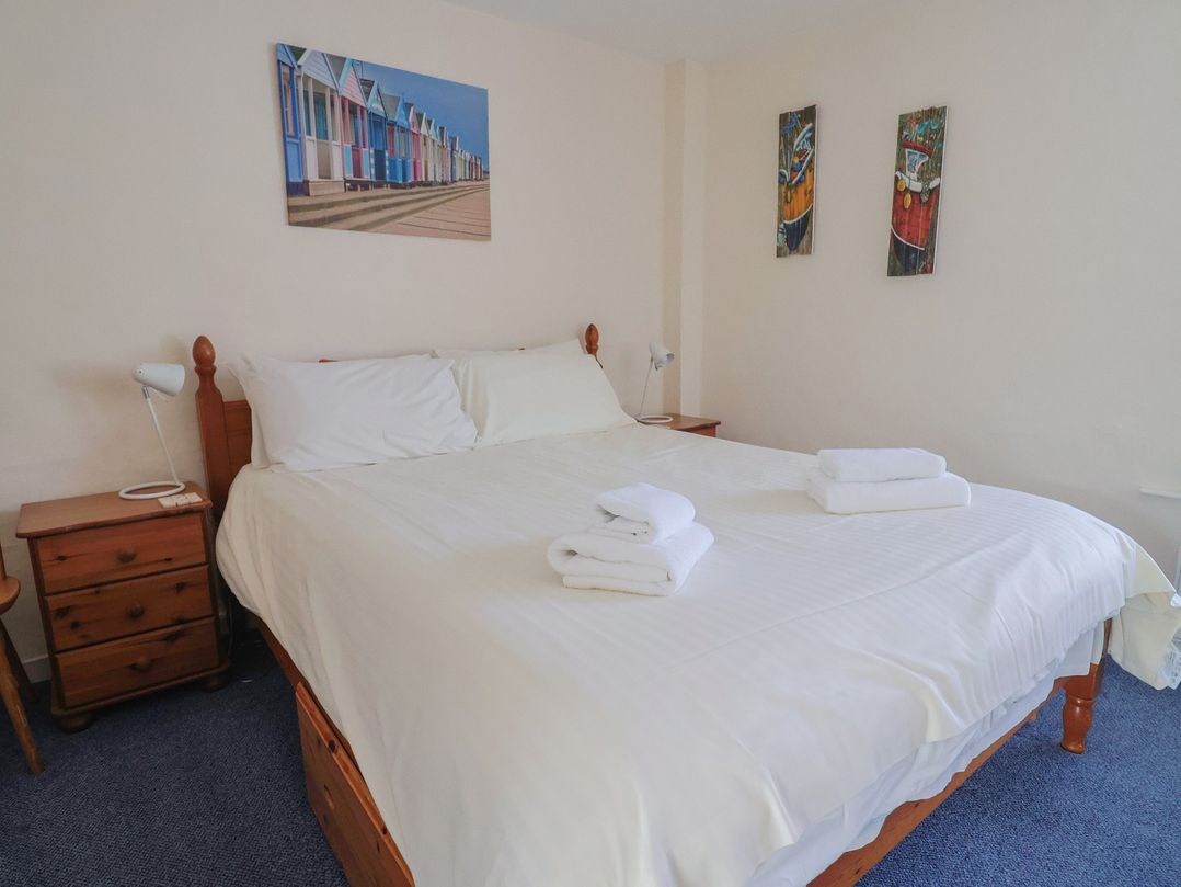 3 Dolphin Cottages