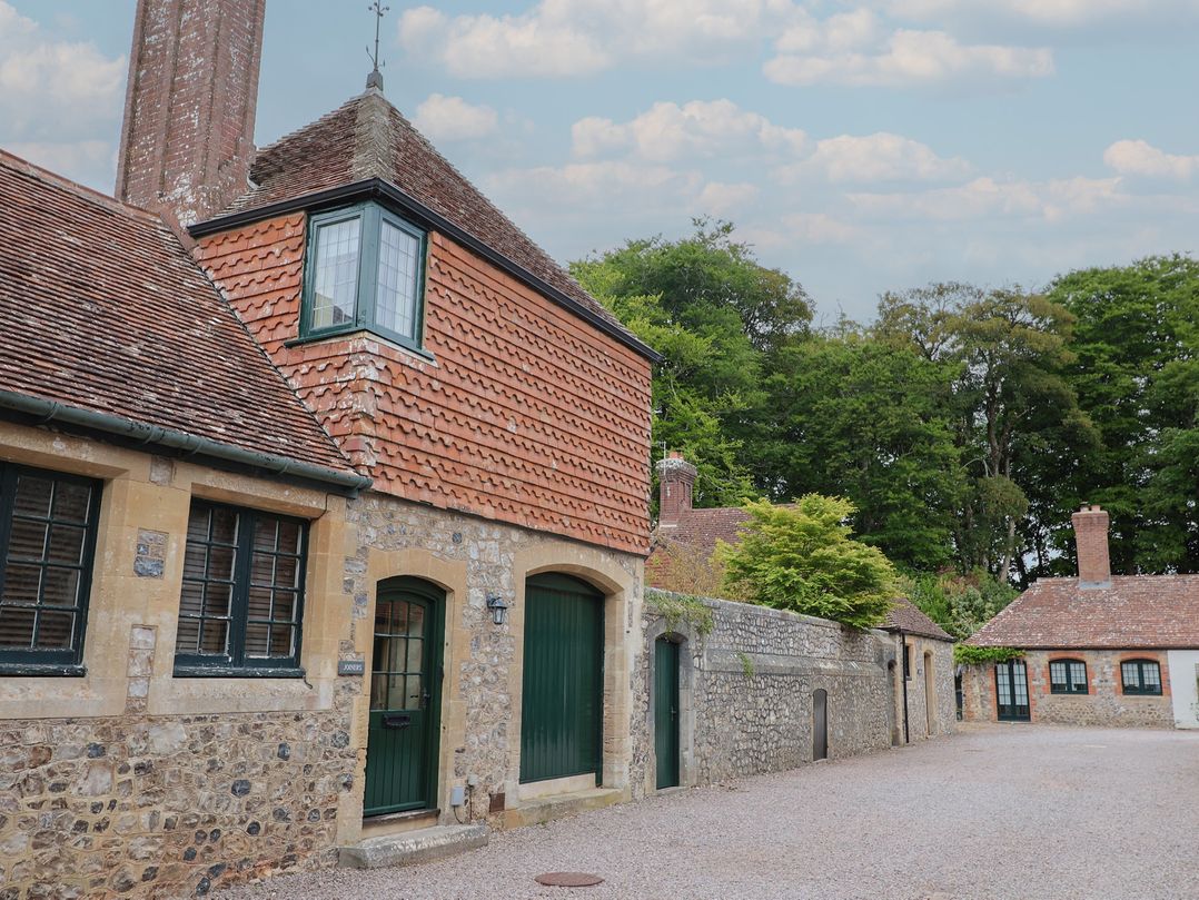 Yard Cottage