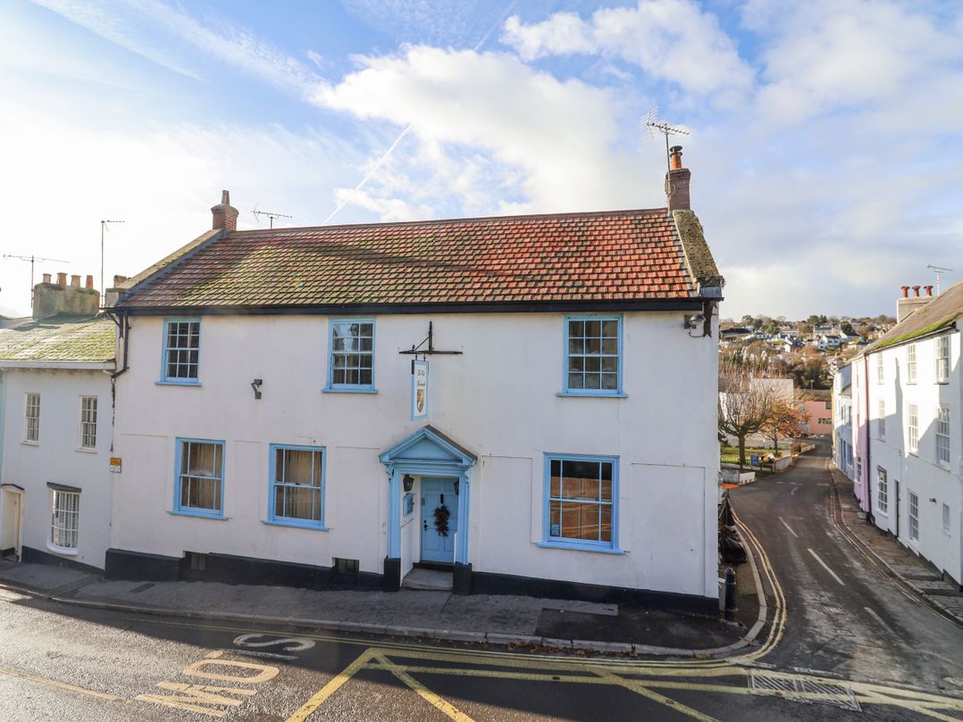 Old Monmouth, Lyme Regis - Sleeps 12 guests
