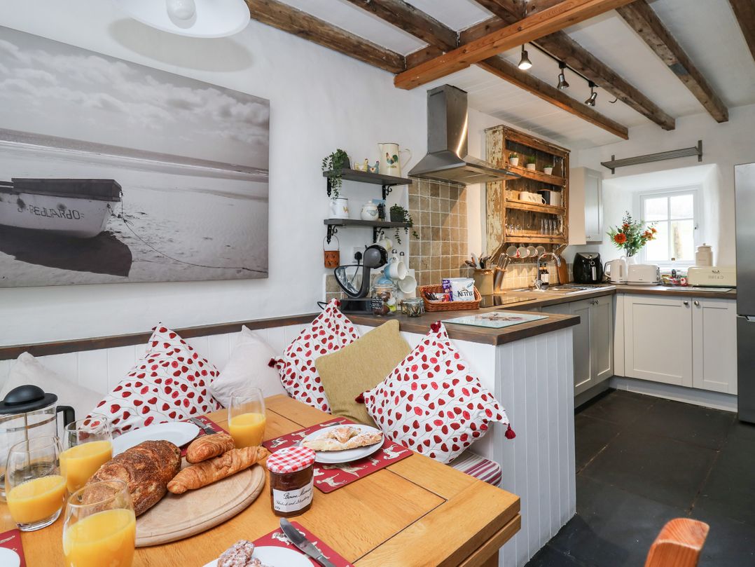 Bryniau Bychain Cottage