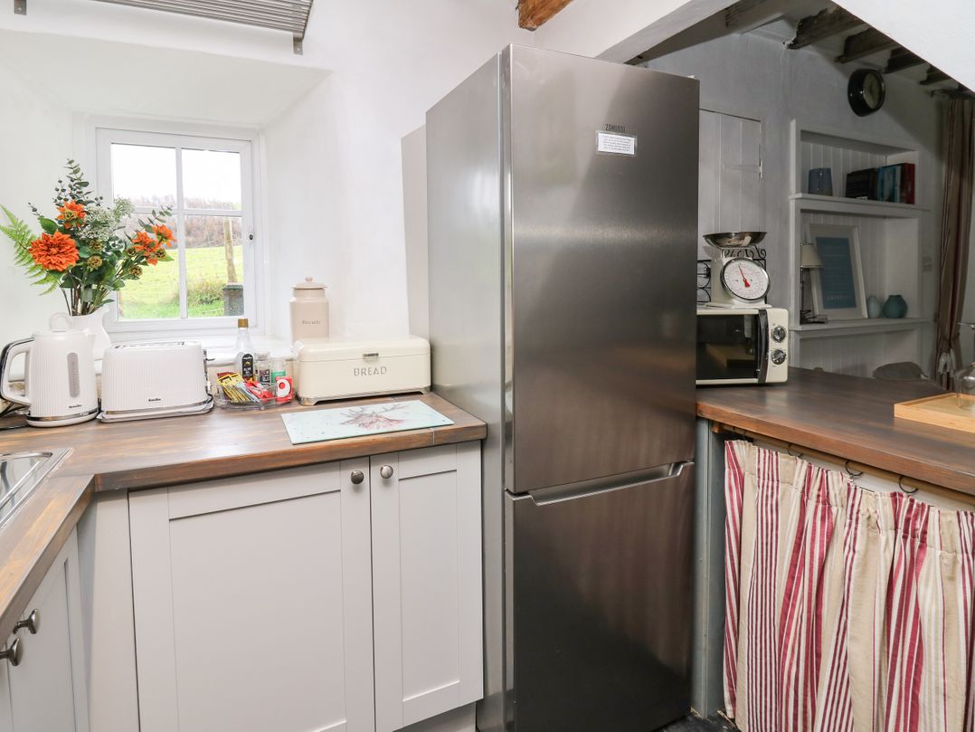 Bryniau Bychain Cottage