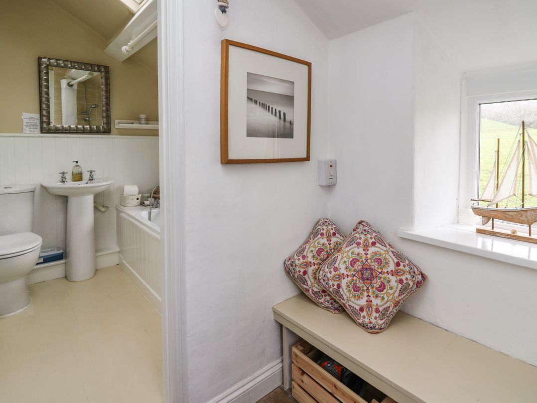 Bryniau Bychain Cottage