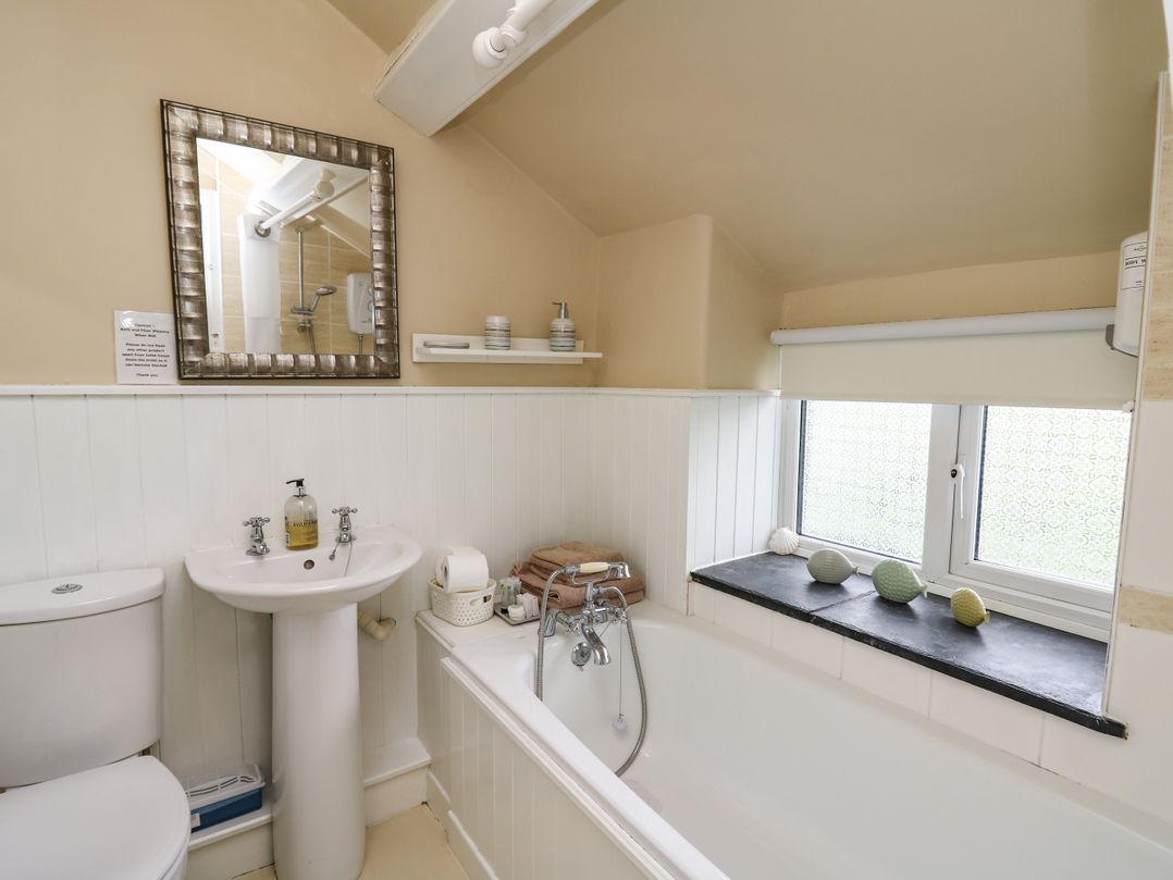 Bryniau Bychain Cottage