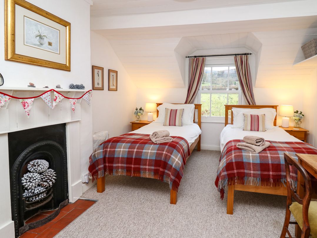 Bryniau Bychain Cottage