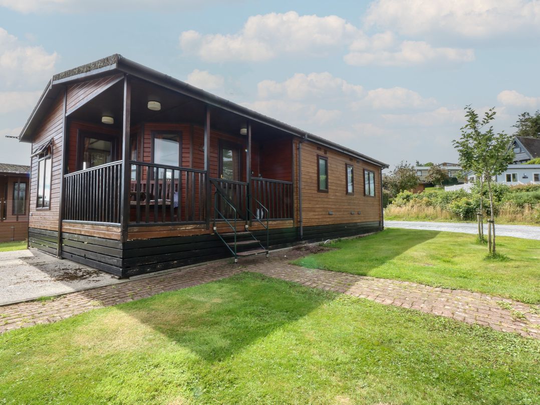 16 Forest Lodge