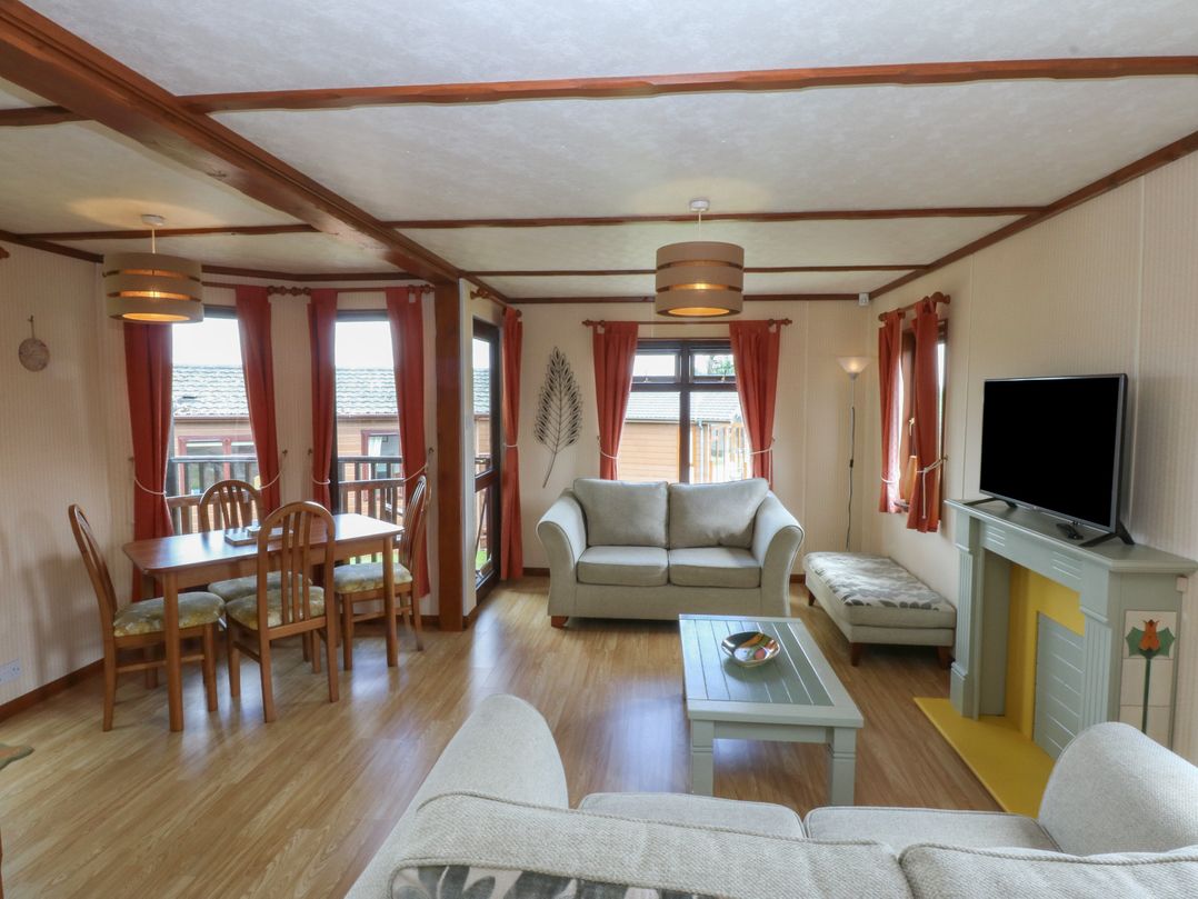 16 Forest Lodge