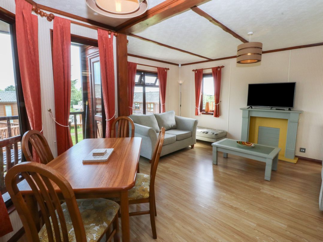 16 Forest Lodge