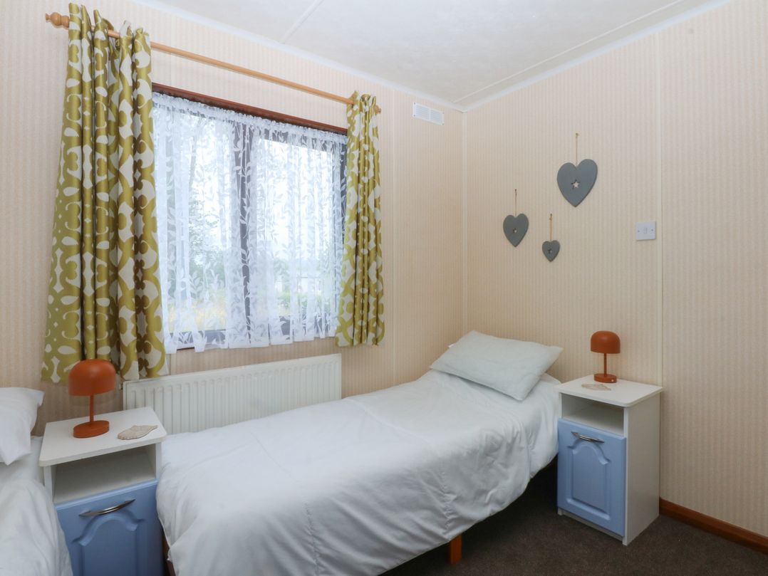 16 Forest Lodge