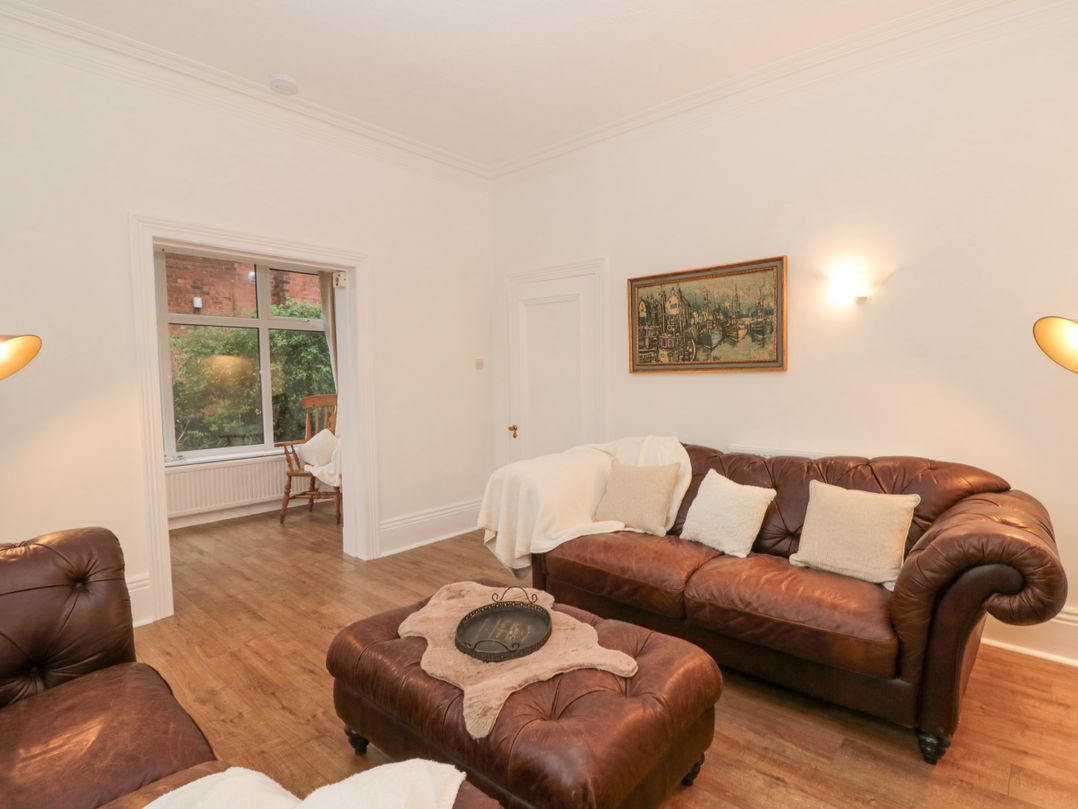 28 Manor Road