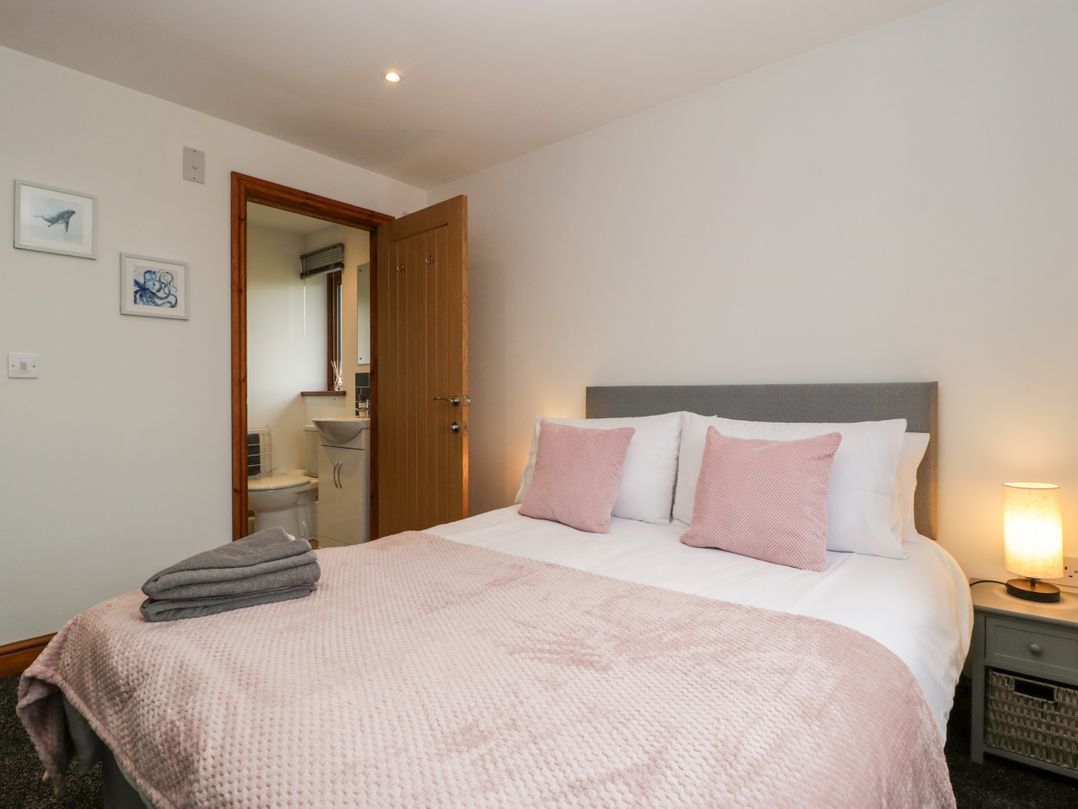 Bluebell Lodge, Meadow view lodges