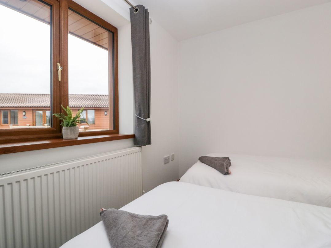 Bluebell Lodge, Meadow view lodges