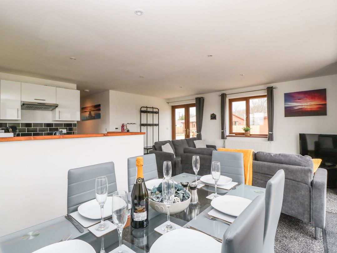 Delphine Lodge, Meadow View Lodges