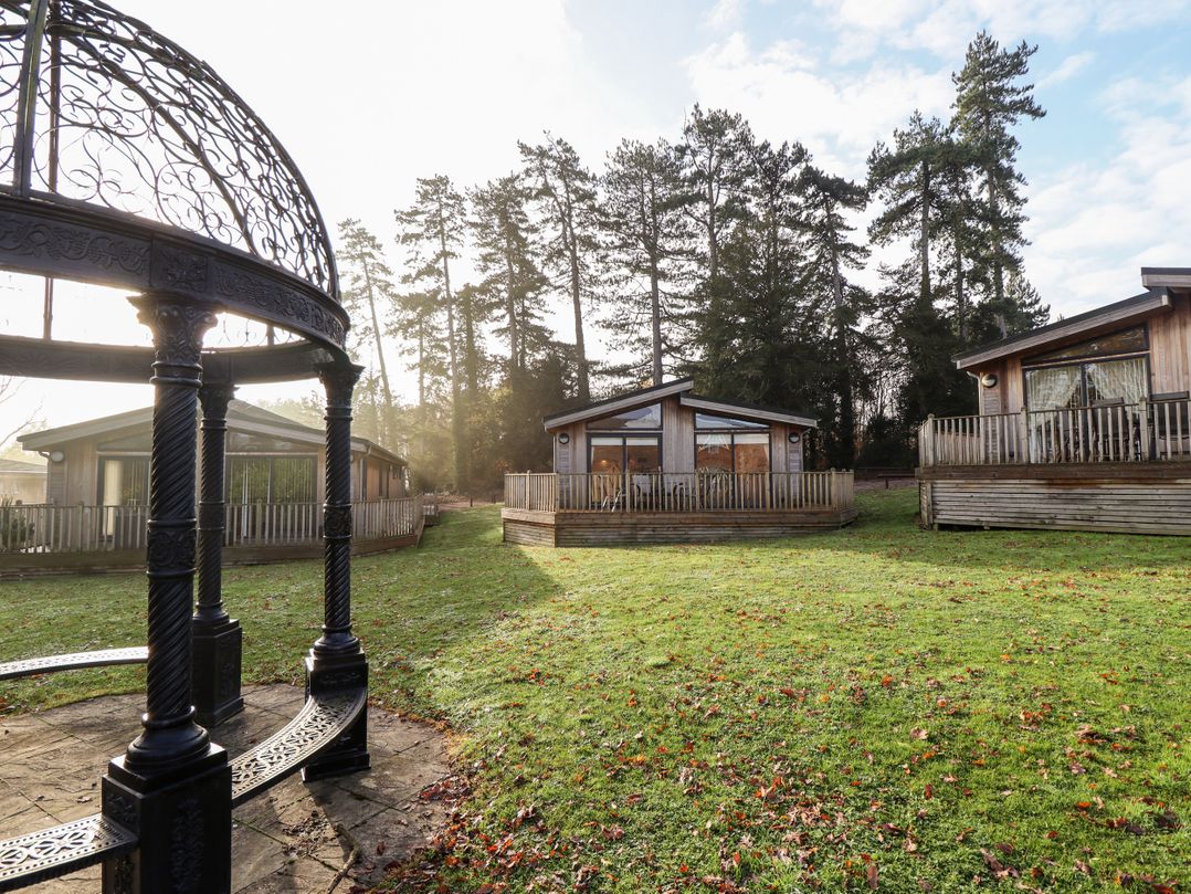 Tanqueray Lodge