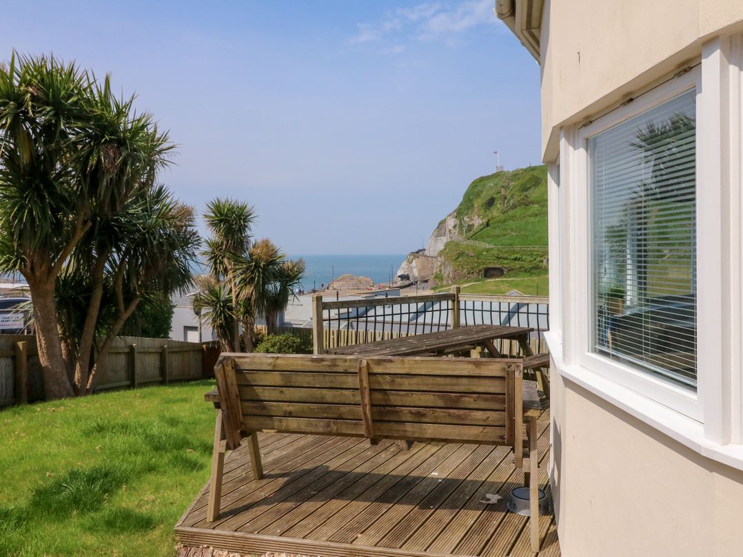 11 Cove View Apartments