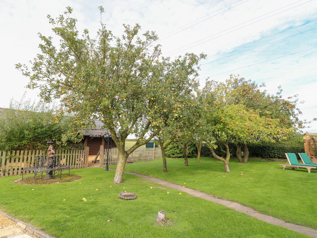 Far Coley Farm & Log Cabin