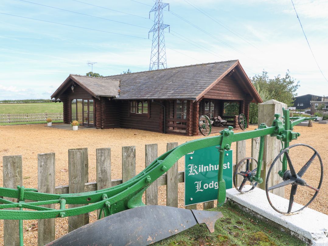 Far Coley Farm & Log Cabin
